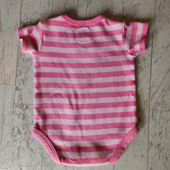 Carter's pink bodysuits with butterflies (set of 2) Size 3 mo - Picture 13 of 13